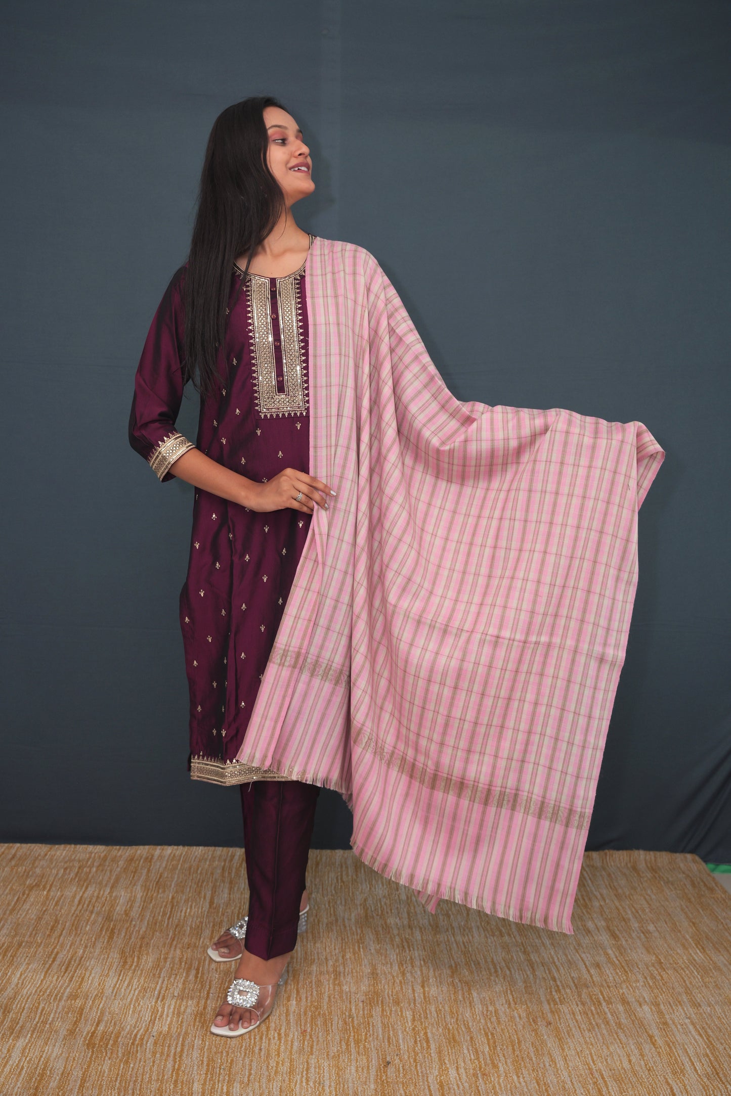 Pink & Olive Handwoven Khadi Silk Stole | Pure Handloom Check Dupatta