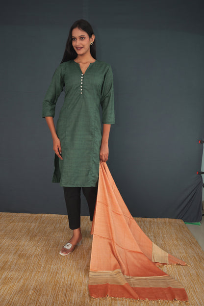 Handwoven Khadi Silk Stole for Women – Elegant Peach & Beige | Pure Silk Dupatta 